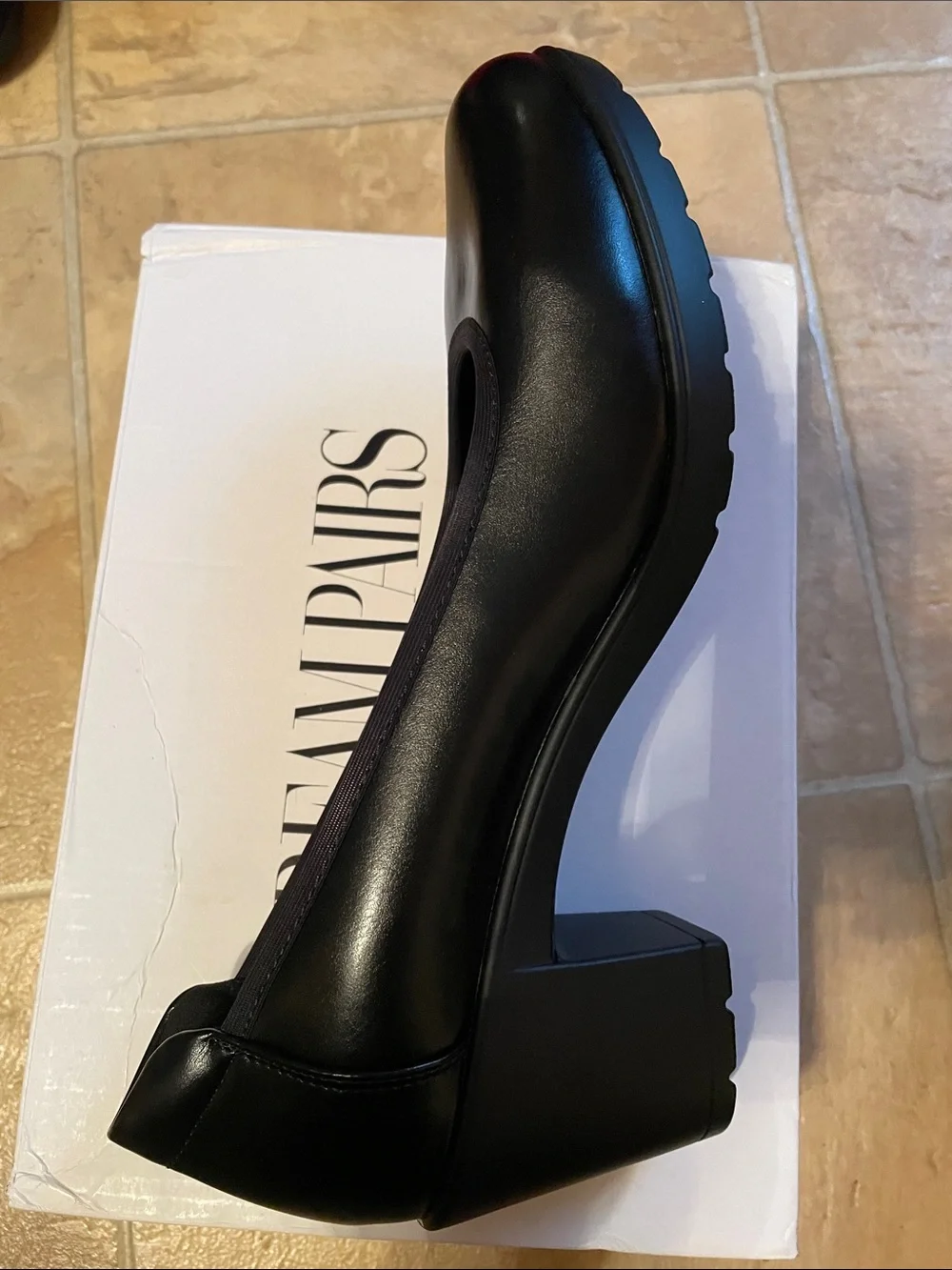 Dream Pairs Black Rounded-Toe Flats